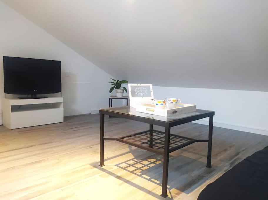 Suite Mansardee Independante, 25Min Lyon-Villefranche Chazay-d'Azergues Zewnętrze zdjęcie